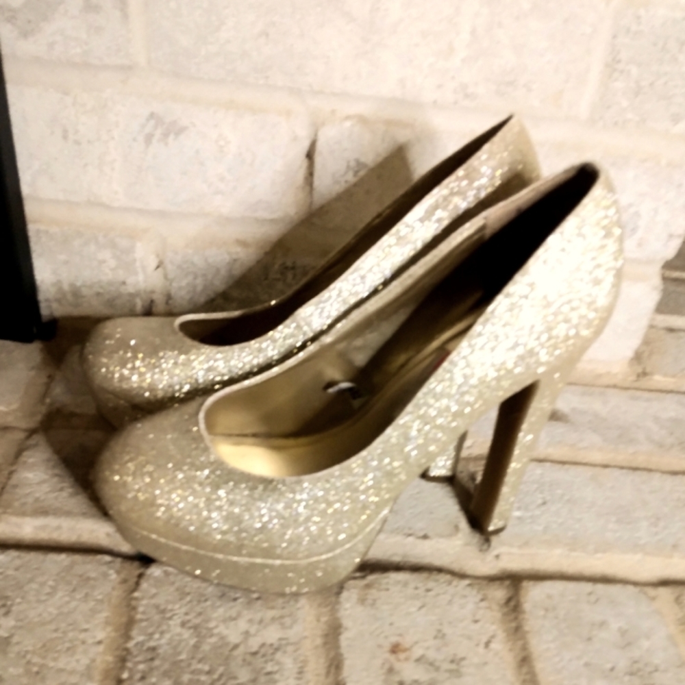 Gold Glitter Heels Size 8
